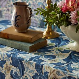 Leister Cosmo Pink/Indigo - Fabric - Morris & Co